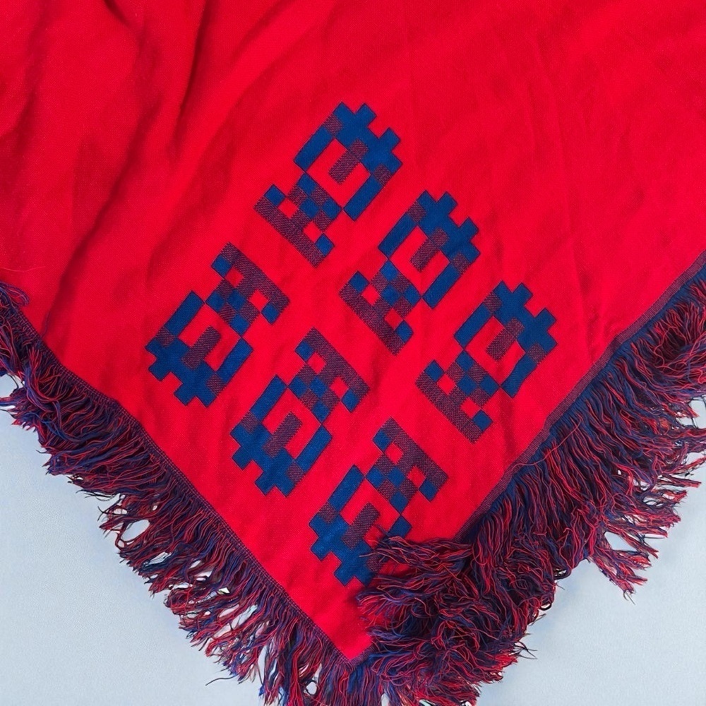 Vintage 70s Poncho Mexican Reversible Fringe Cape Shawl Blue/Red Wool Handmade - Picture 13 of 16